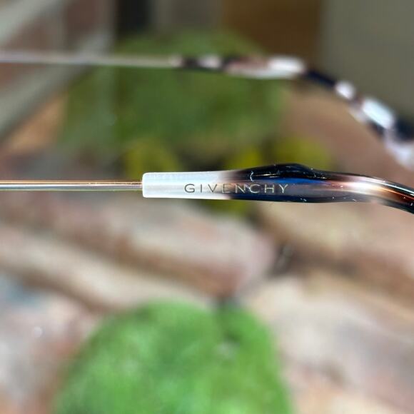 GIVENCHY GV7057/S Sunglasses main image 7